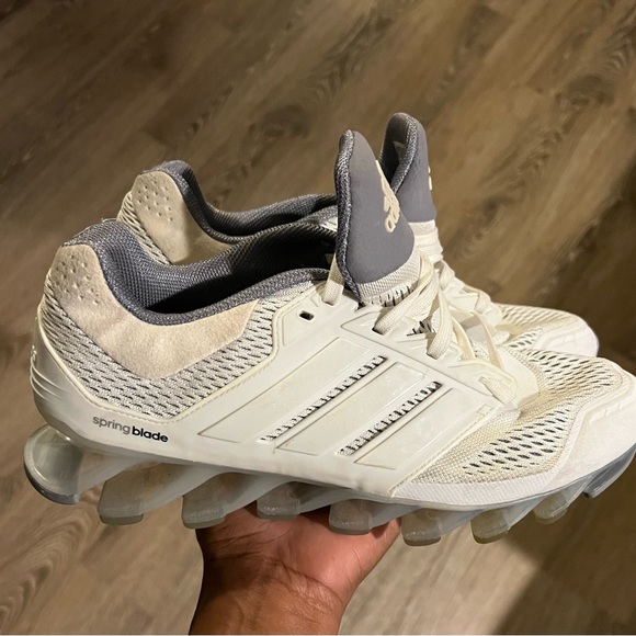 COPY - Sneakers adidas spring blade size 8 women’s this shoe is used - Picture 6 of 13